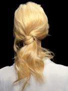 cos-02-knotted-ponytail-de-mdn-resized-11b91