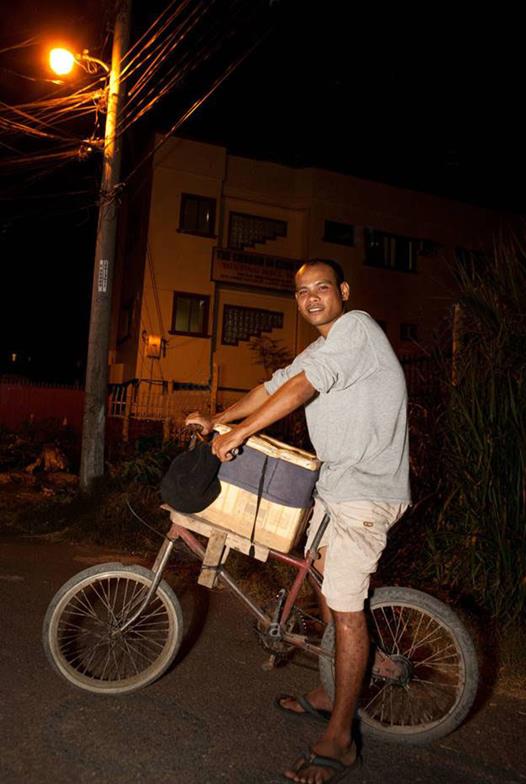 A roadside vendor selling Balut, a fertilized duck embryo. Cebu City, Cebu, Visayas, Philippines Stock Photo - Alamy