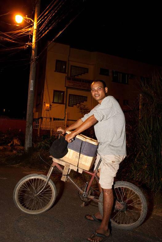 A roadside vendor selling Balut, a fertilized duck embryo. Cebu City, Cebu,  Visayas, Philippines Stock Photo - Alamy